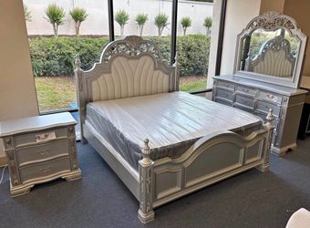 White and Silver Princes Style Rest Space - No Credit Needed 💰