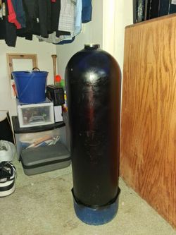 Black scuba tank