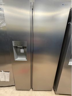 Hisense refrigerator new 36”