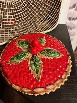 Serving plates, designer plates, pie plate