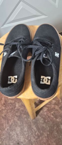 DC Shoes black skateboarding shoes #skateboarding #shoes