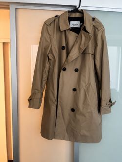 NEW! Coach ✨The Trench✨