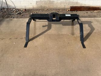 5th wheel hitch for a light weight trailer. Maximum trailer weight 12,000 Lbs.