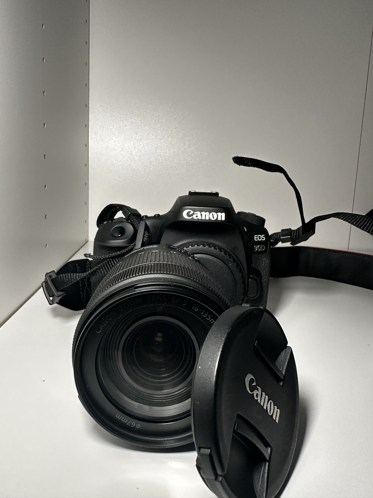 Canon EOS 90D