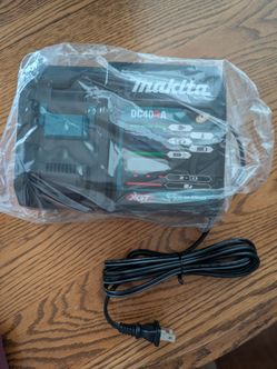 Makita 40V max XGT Rapid Optimum Charger DC40RA