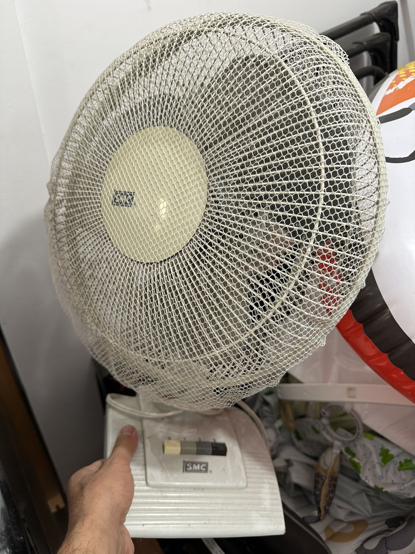 Rotating 3 Speed House Fan