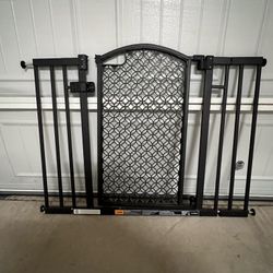 39x28 Metal Dog Gate 