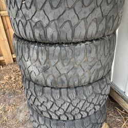 33/12.50/22 Tires And Rim