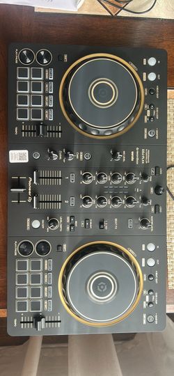 DDJ-FLX4-N DJ Set (Box and 3 year warranty)