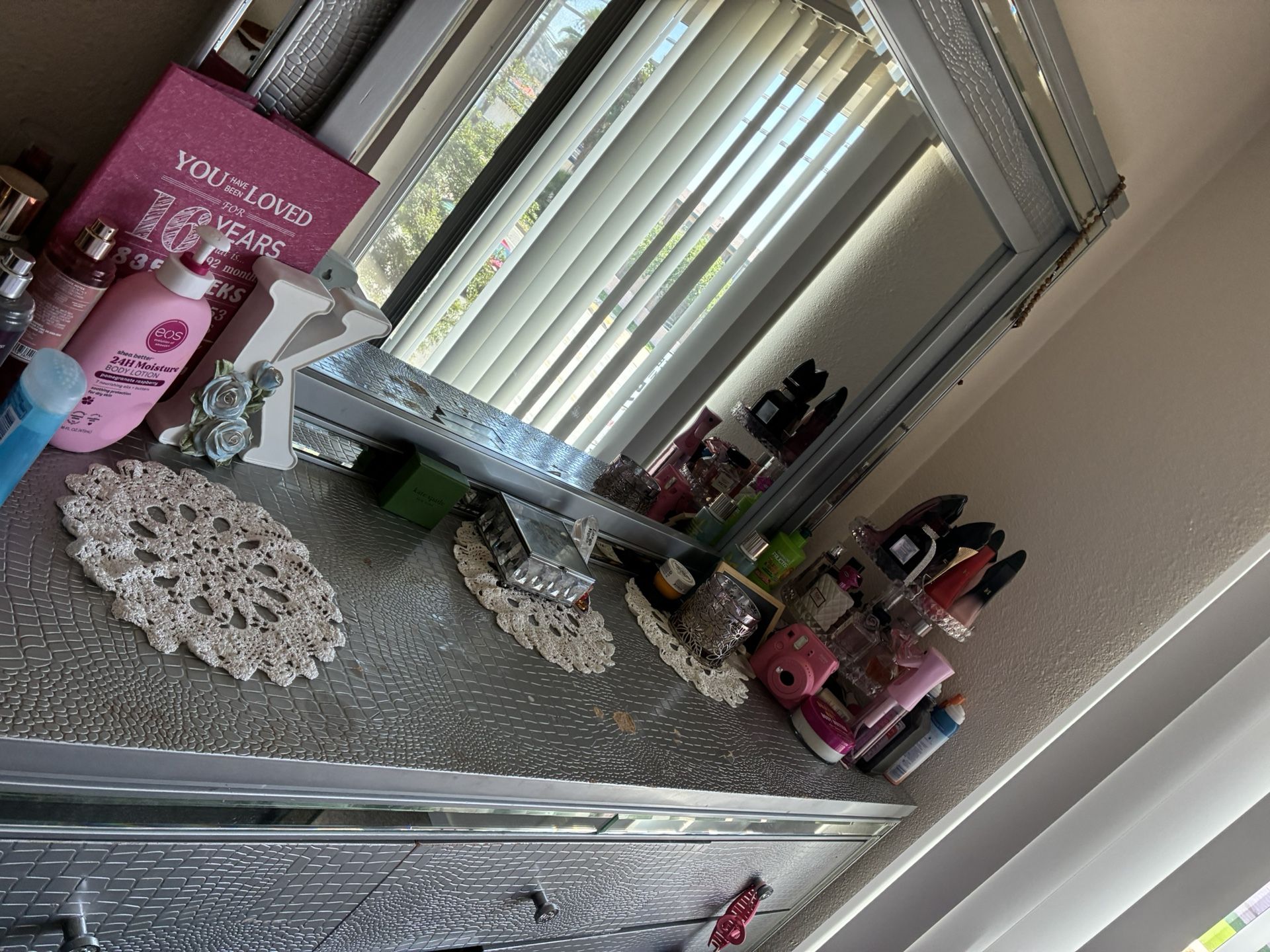Queen bedroom