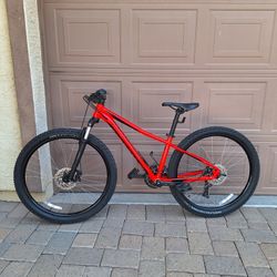 SPECIALIZED PITCH 27.5 INCH MOUNTAIN BIKE LIKE NEW ( SMALL)