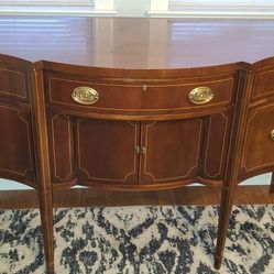 Stunning  Baker Said Table In Excellent Condition 