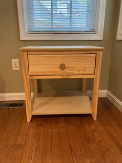 Natural Pine wood Nightstand With Drawer