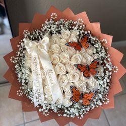 Ramo buchon roses flower bouquet
