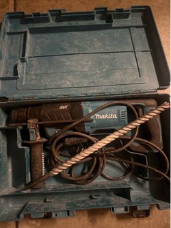 Makita tool and bit