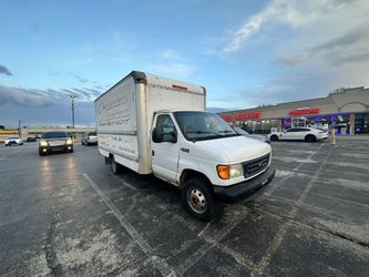 2003 Ford Box Truck 