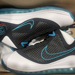 Ds Nike Lebron 7 Red Carpet Sz 11.5