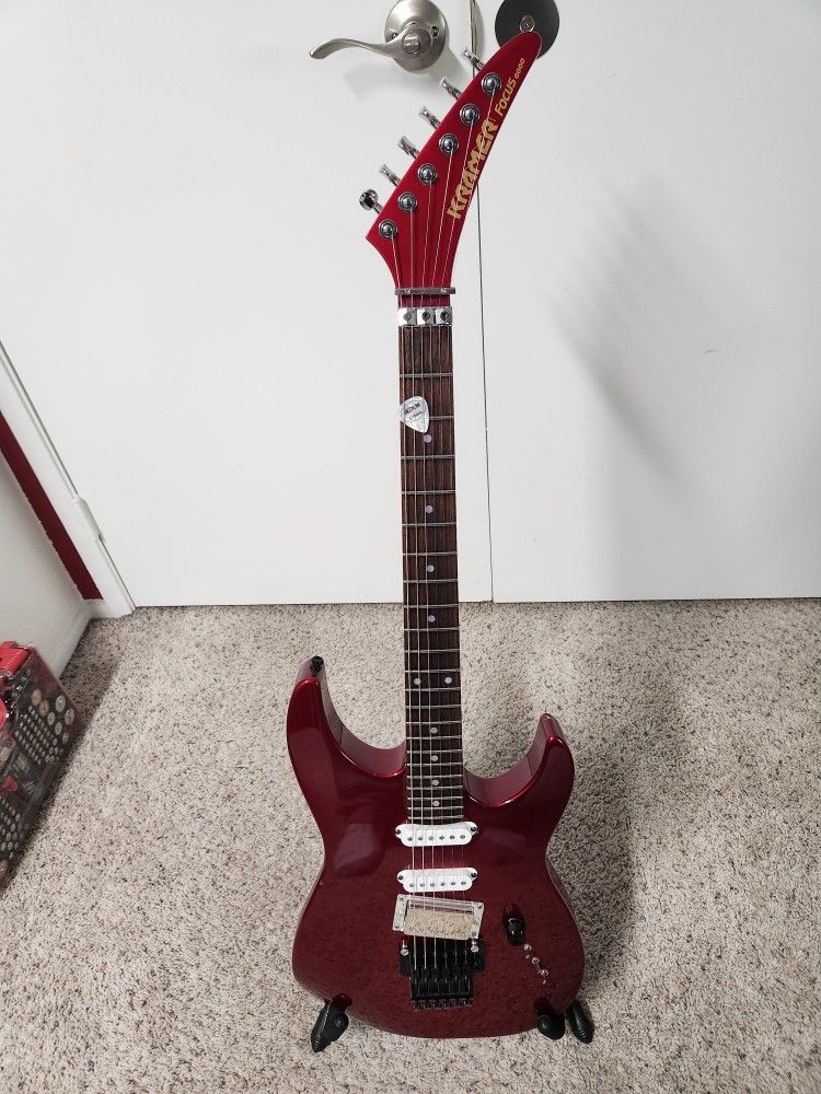 1986 Kramer focus 6000 with Hardshell case.