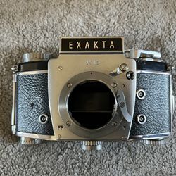 Exakta Camera And Ihagee Bellows with Exakta Mount for Macro 
