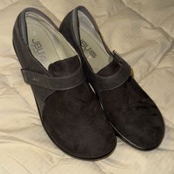 Women Boots Size 7.5 Leather Boots 