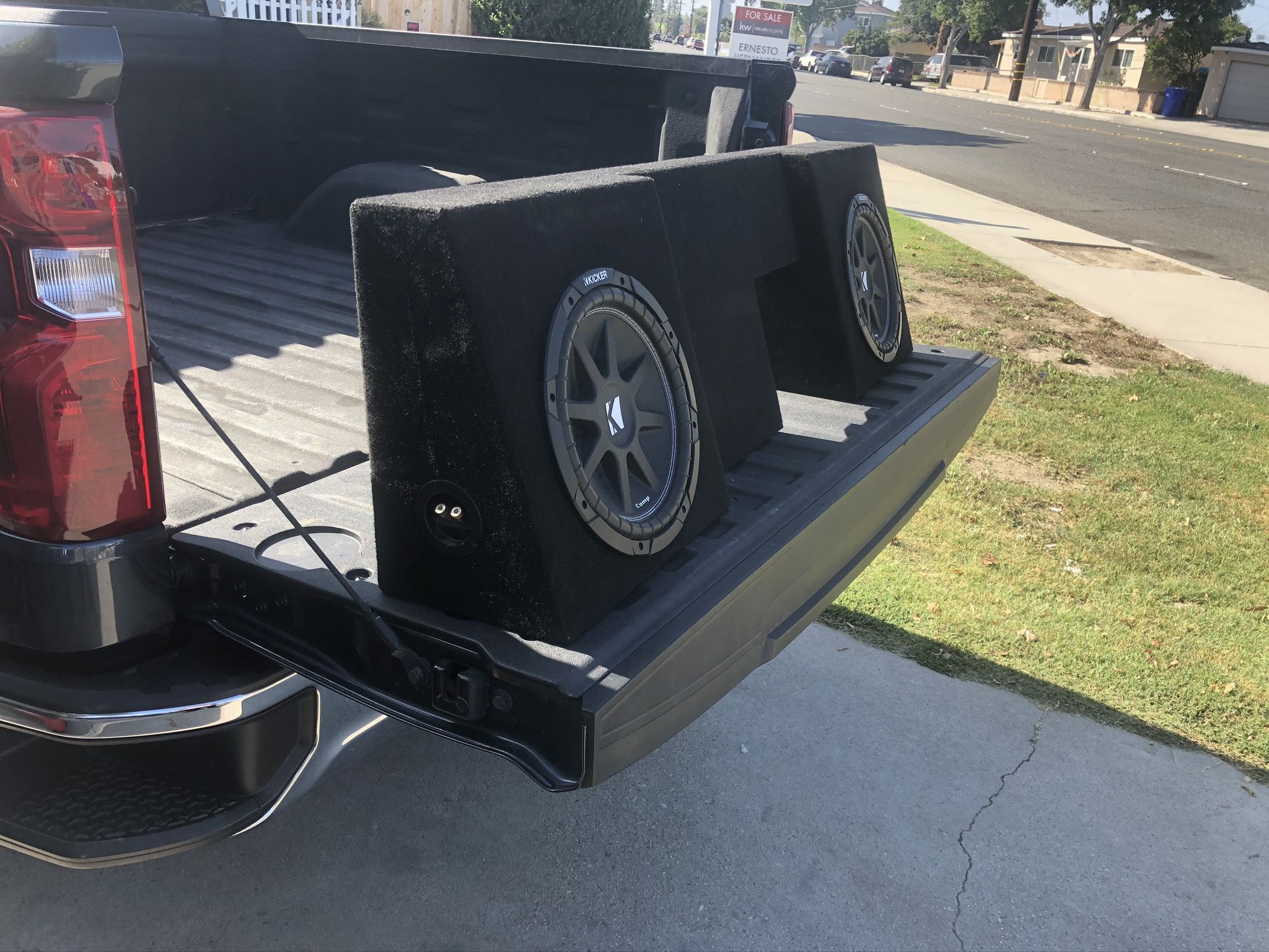 Cajón Y bocinas De 300 Watts  para Chevy Silverado 2014 Cabina Sencilla 
