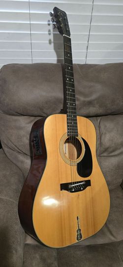 VINTAGE ARBOR ACOUSTIC GUITAR  $129