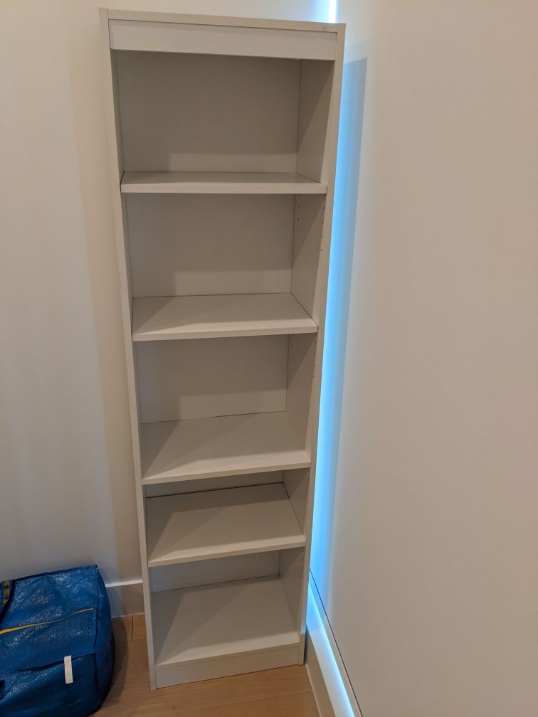 2 White book shelves / shelf / storage