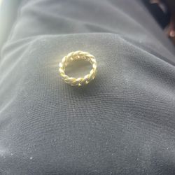 Cuban Ring 10k  Size 8