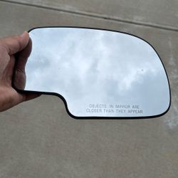 2004 Suburban  R Side Heated Side View Mirror 