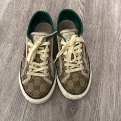 Gucci shoes women