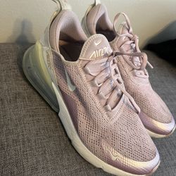 Nike Air 270