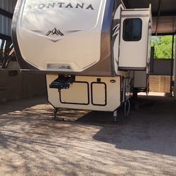 2016 Keystone Montana 3791RD Fifth wheel 
