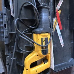 DeWALT Saw 