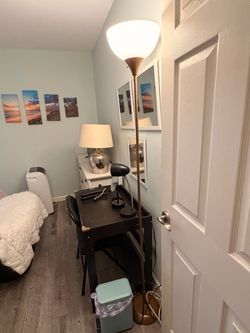 Floor lamp, gold base