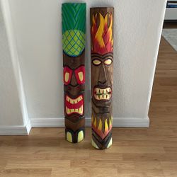 Add a bright, fun, and colorful touch of tropical style to your indoor or outdoor decor with this set of tiki masks in bright island colors! 