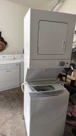 Double stack washer / dryer