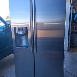 Samsung  Refrigerator/freezer/icemaker