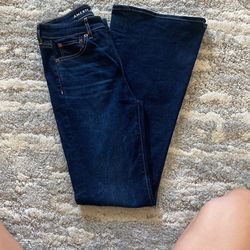 American Eagle 90’s Flare Jeans 