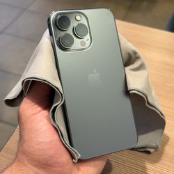 Apple iPhone 13 Pro ‘Graphite’ · Unlocked - 128GB