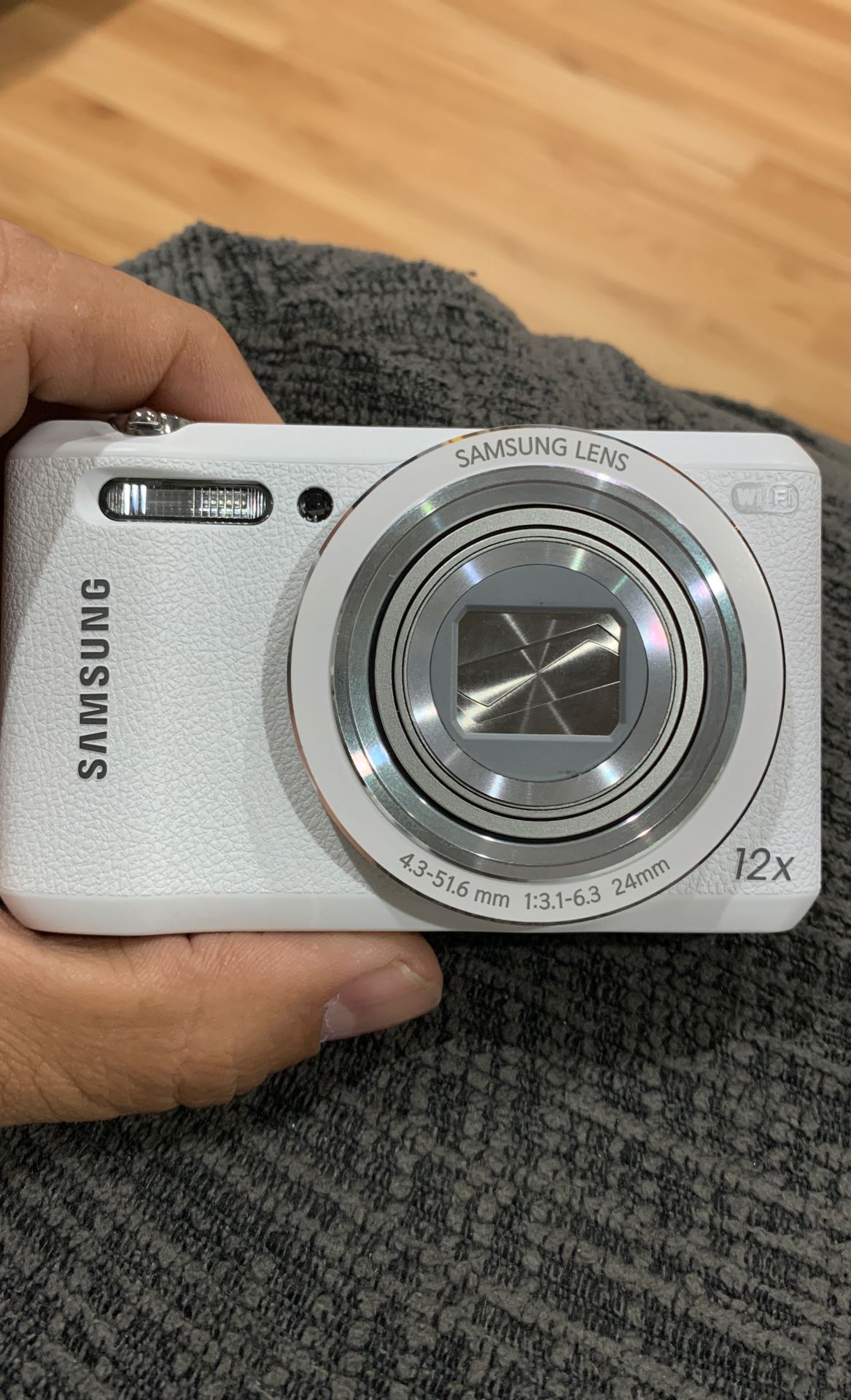 Samsung WB35F 16.2MP Smart WiFi & NFC Digital Camera with 12x Optical Zoom and 2.7" LCD (White)