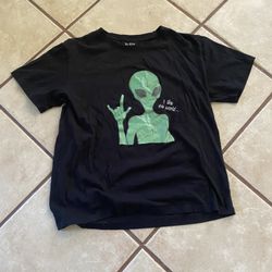 (A123)Alien T-Shirt Young Mens Size Small By SHEIN 
