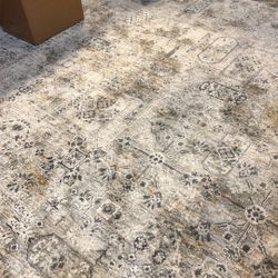 10x7 Carpet Like New