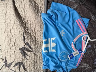 Inter Miami’s Messi jersey men’s small