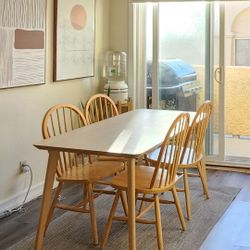 Dining Tabke With 4 Chairs