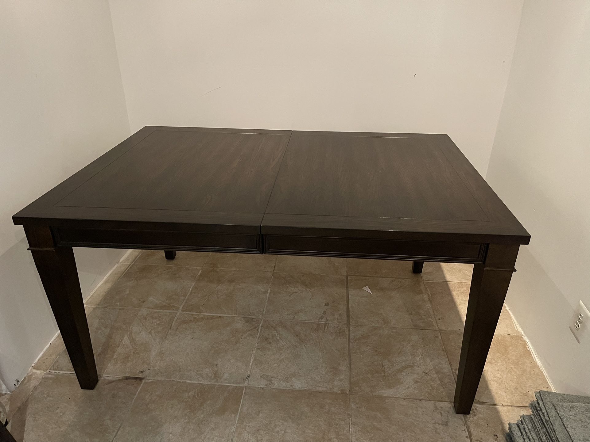 Dining Table With 18” Leaf