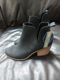 Tom's Boots - New w/ Tags