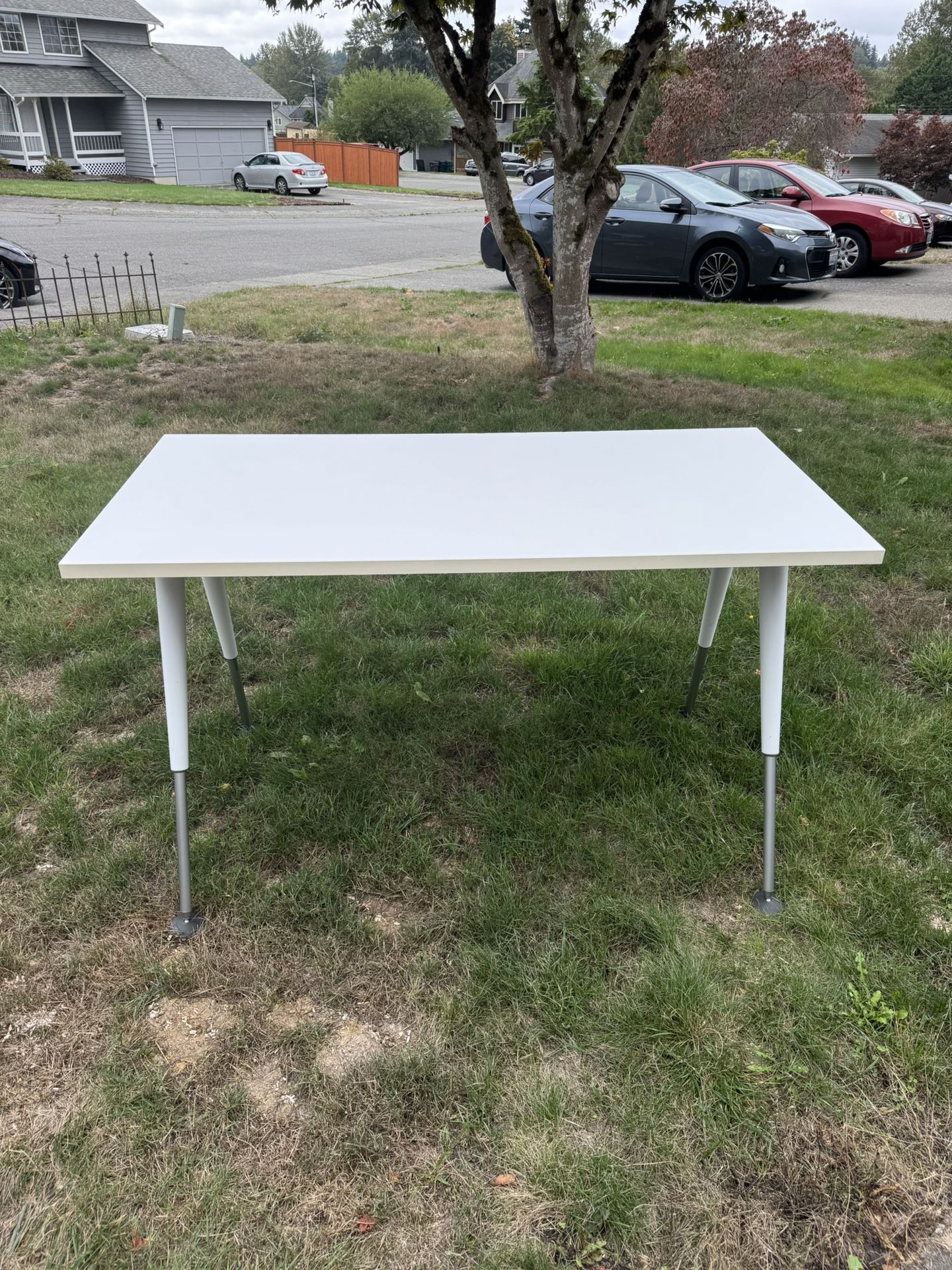 Adjustable Table $100