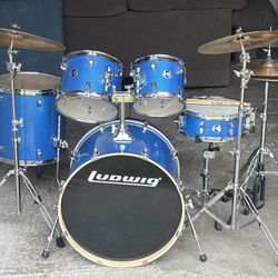 22” 5-piece Ludwig Element Evolution Drum Set