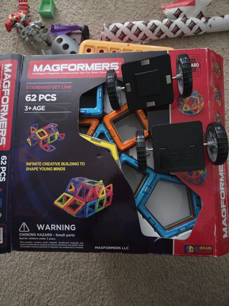 Magformers Rainbow 62 Piece Magnetic Tile Set