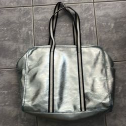 Mossimo bag with zipper